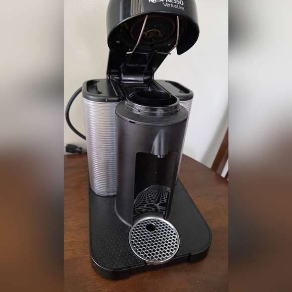 Nespresso VertuoLine Coffee Machine - Picture 5 of 10